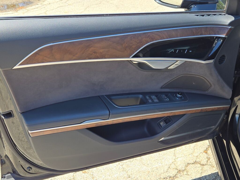 2022 Audi A8 L 55 Quattro photo 26