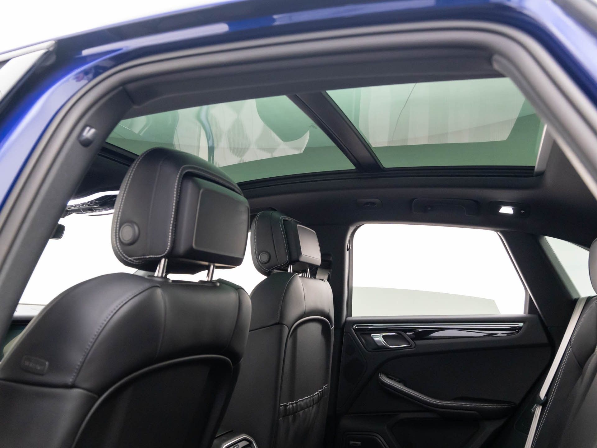 2024 Porsche Macan  photo