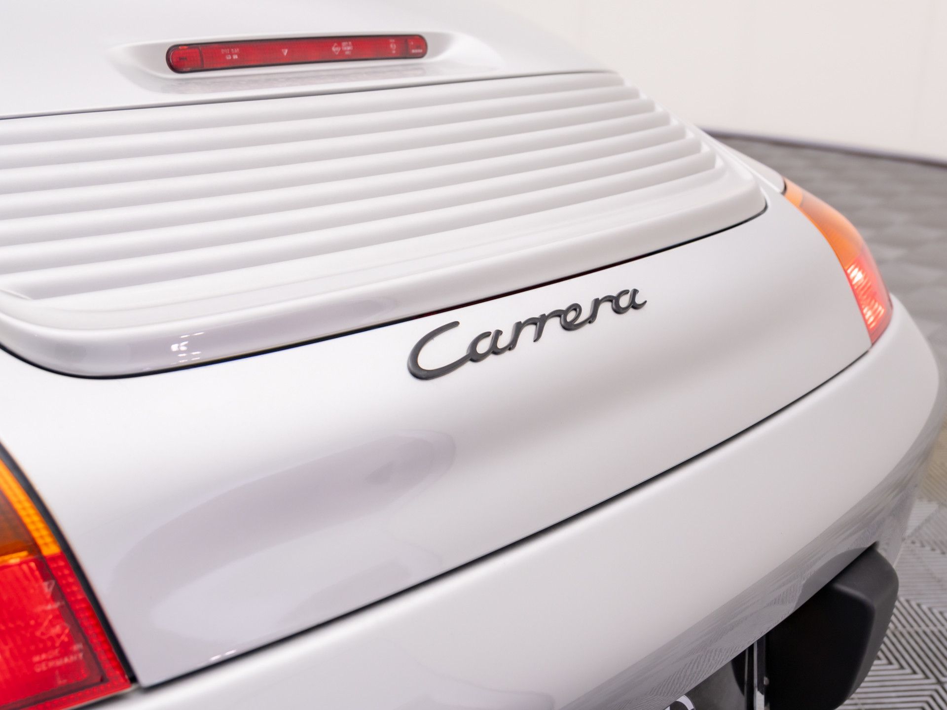 1999 Porsche 911 Carrera 4 photo