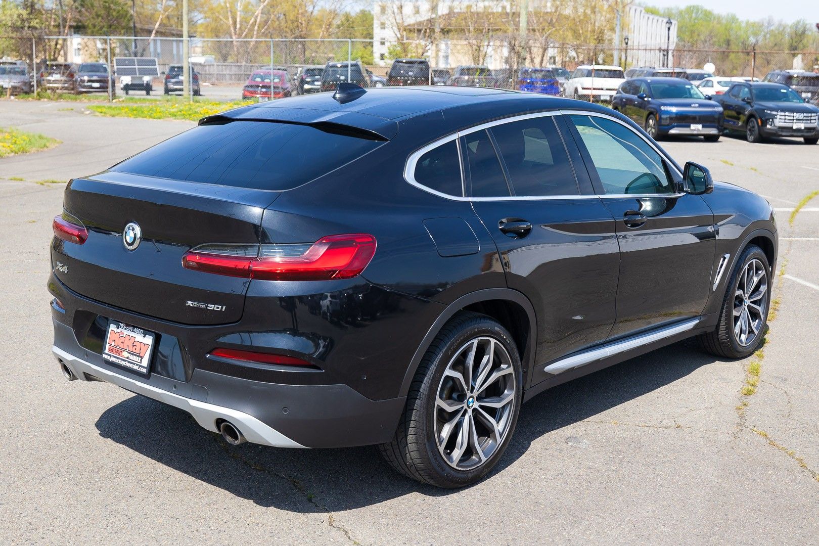 View vehicle photo 5