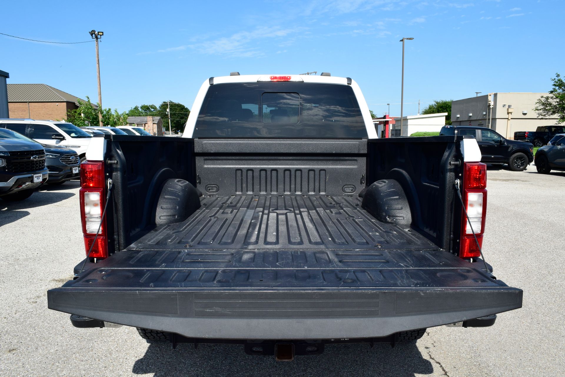 2021 Ford F-250SD Lariat White at Autostrade