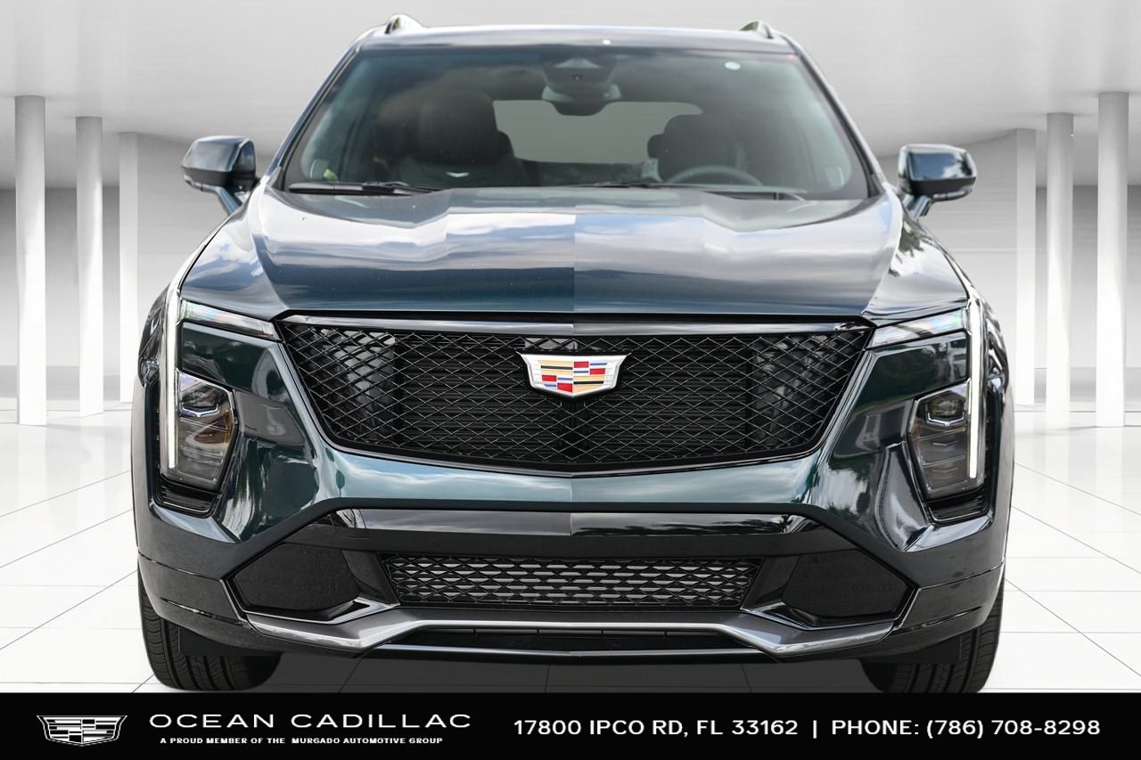 2024 Cadillac XT4 Sport 8