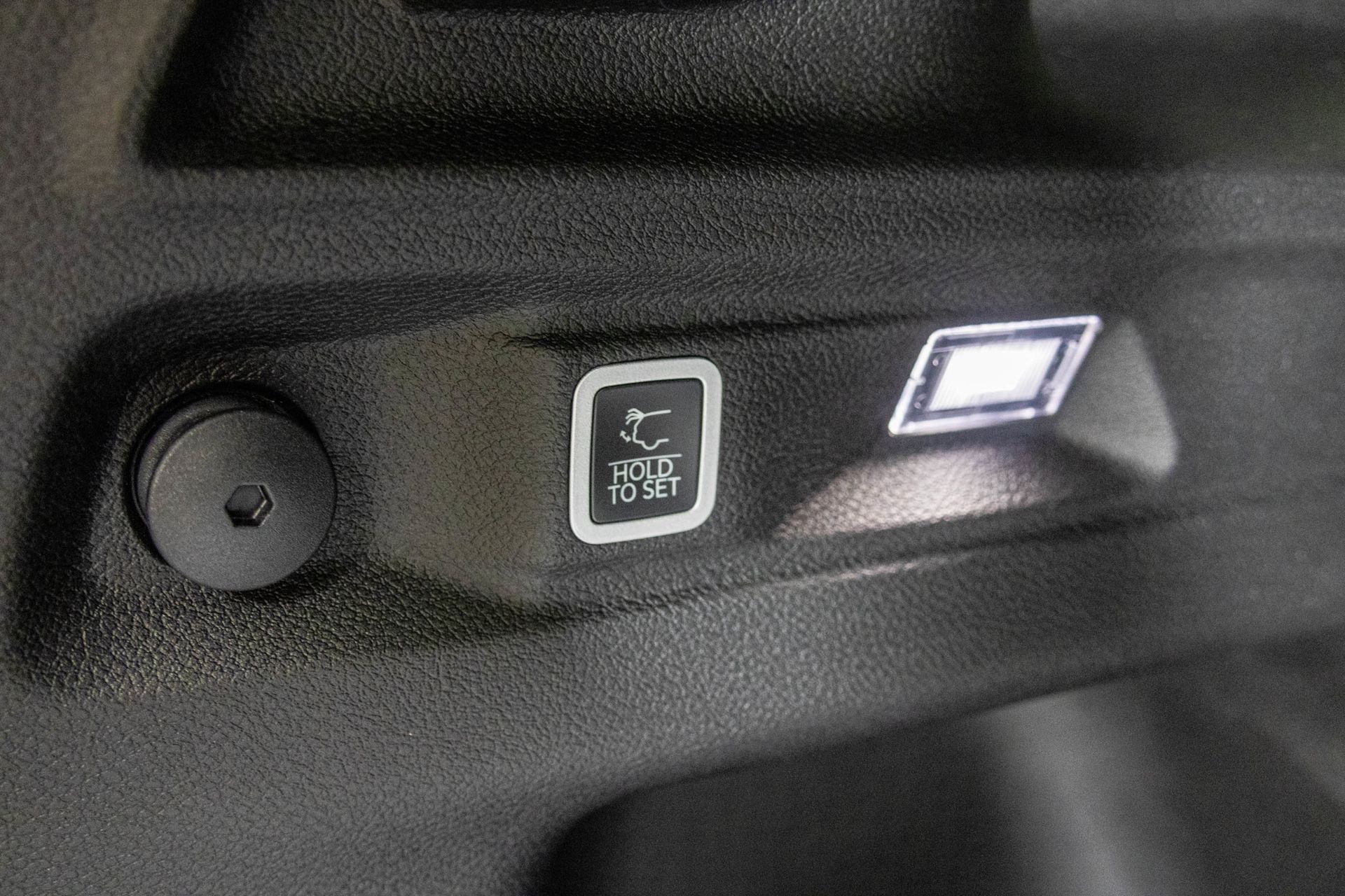 2025 JEEP GRAND CHEROKEE L - Image 34