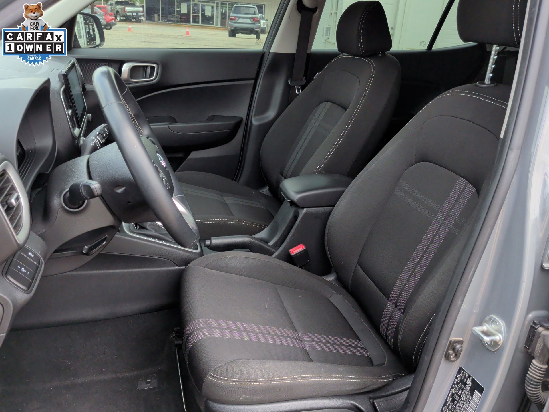 2023 Hyundai Venue SEL - 9