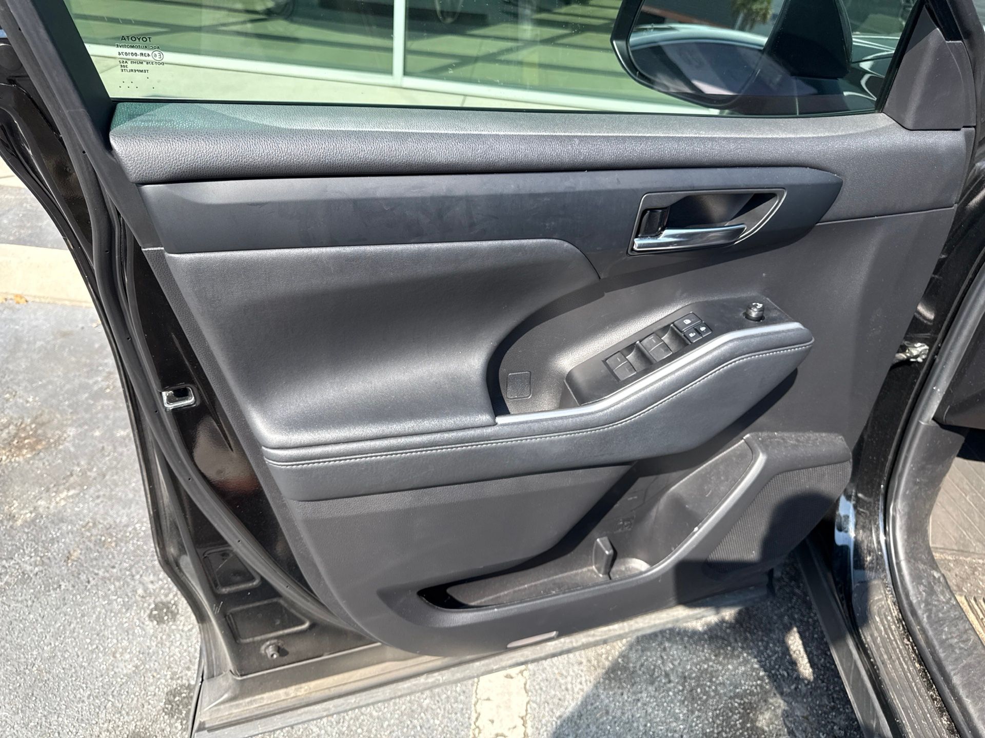 2022 Toyota Highlander XLE Black at Coastal Chevrolet Cadillac