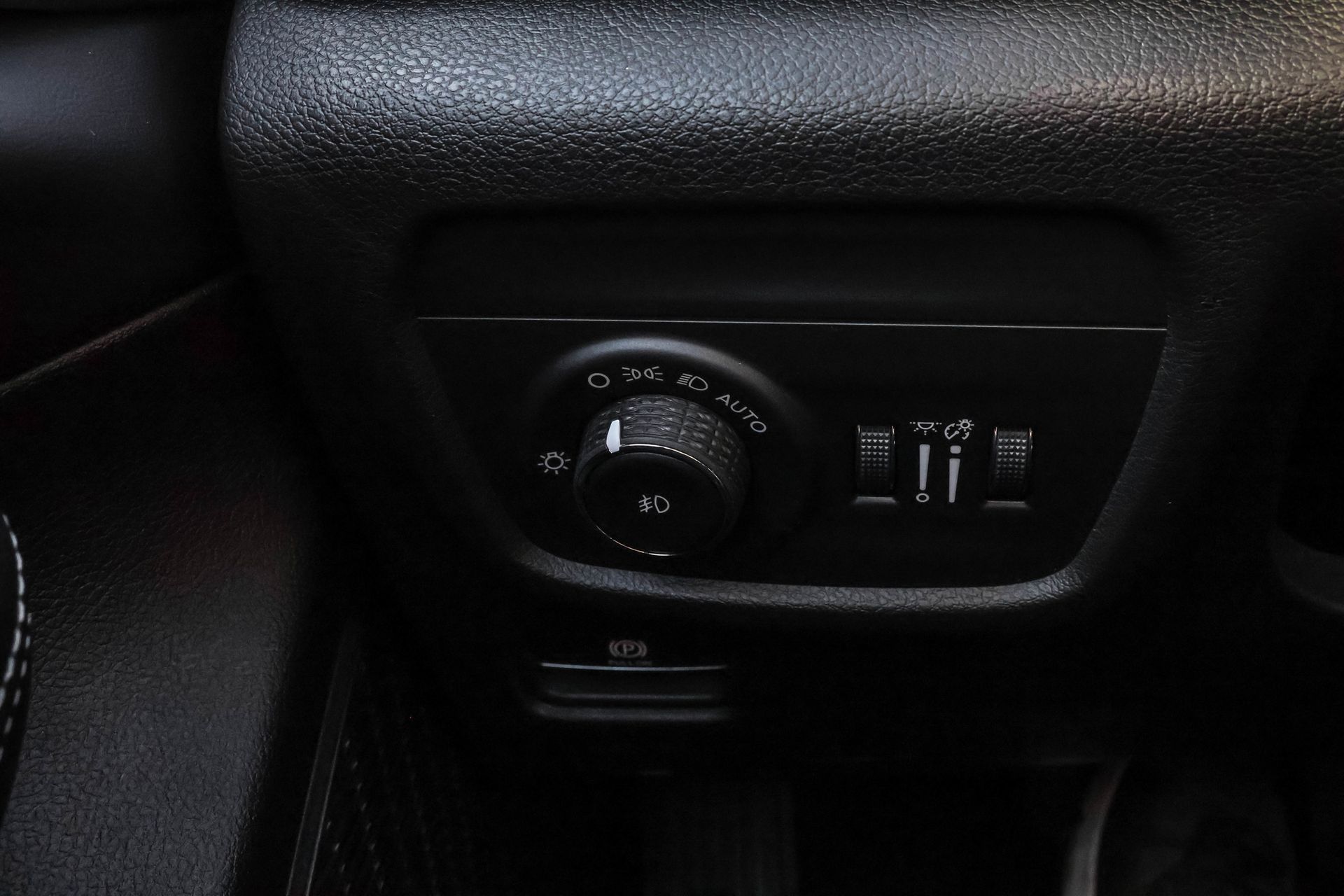 2025 JEEP GRAND CHEROKEE - Image 30