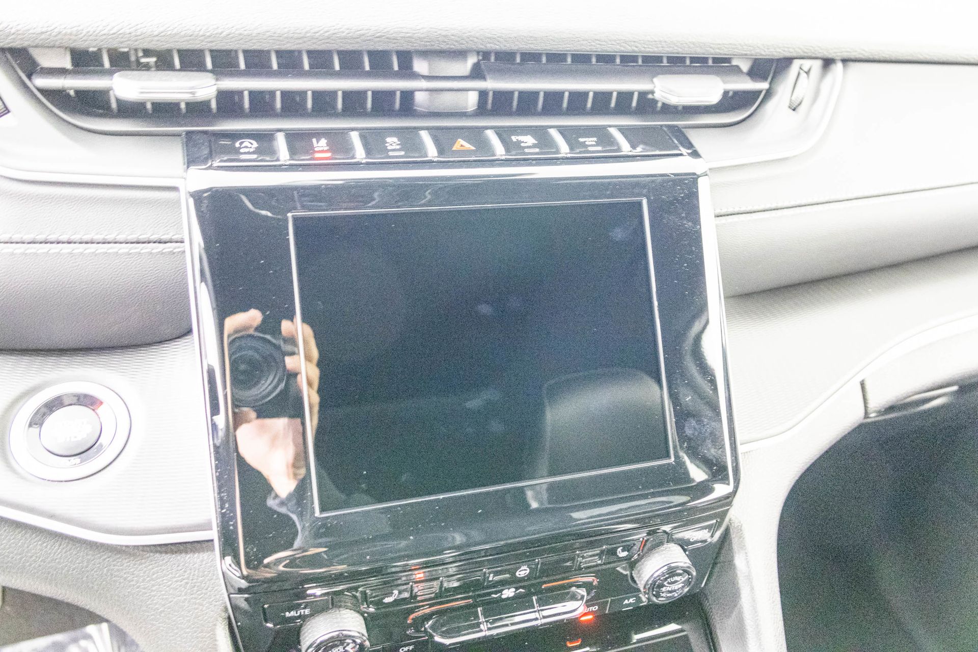 2025 JEEP GRAND CHEROKEE L - Image 21