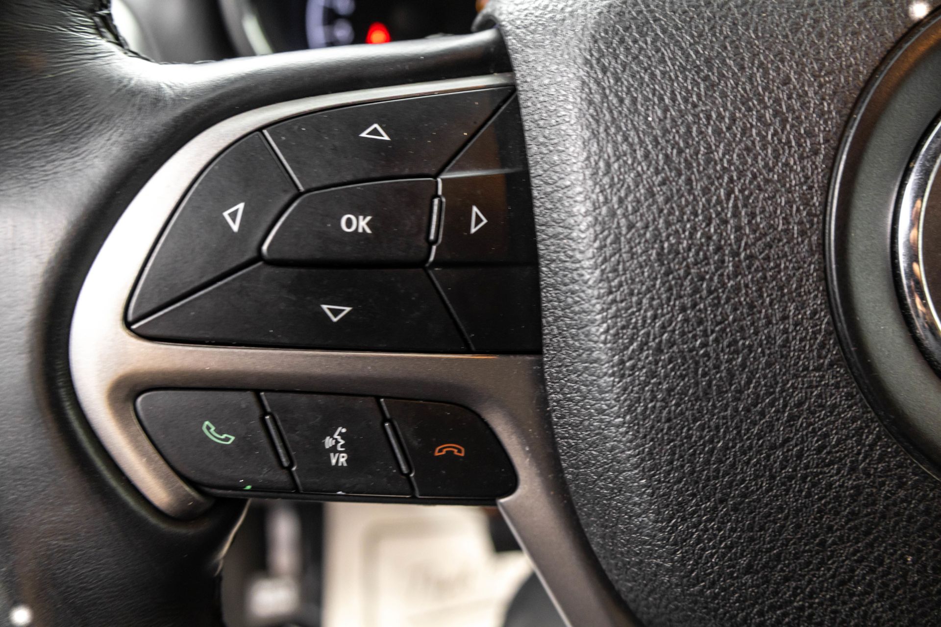 2018 JEEP GRAND CHEROKEE - Image 19