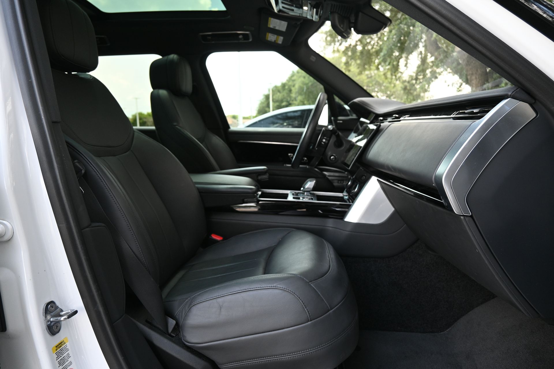 2023 Land Rover Range Rover SE White at Genesis of Spring