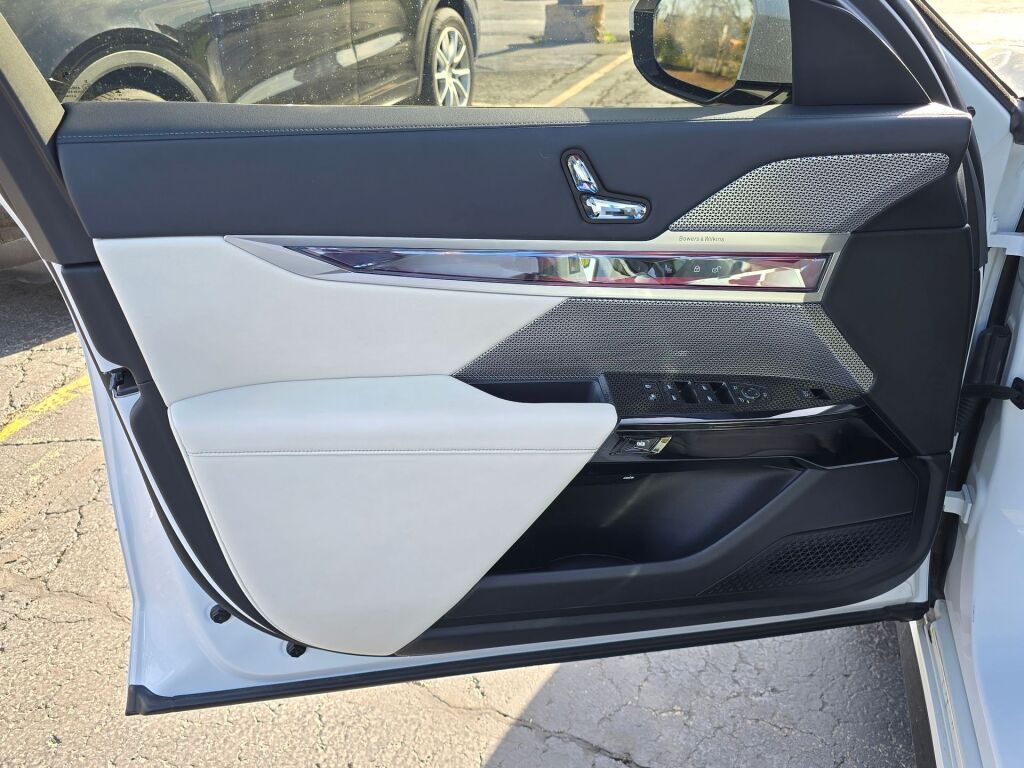 2024 Bmw 750e 750e xDrive photo 21