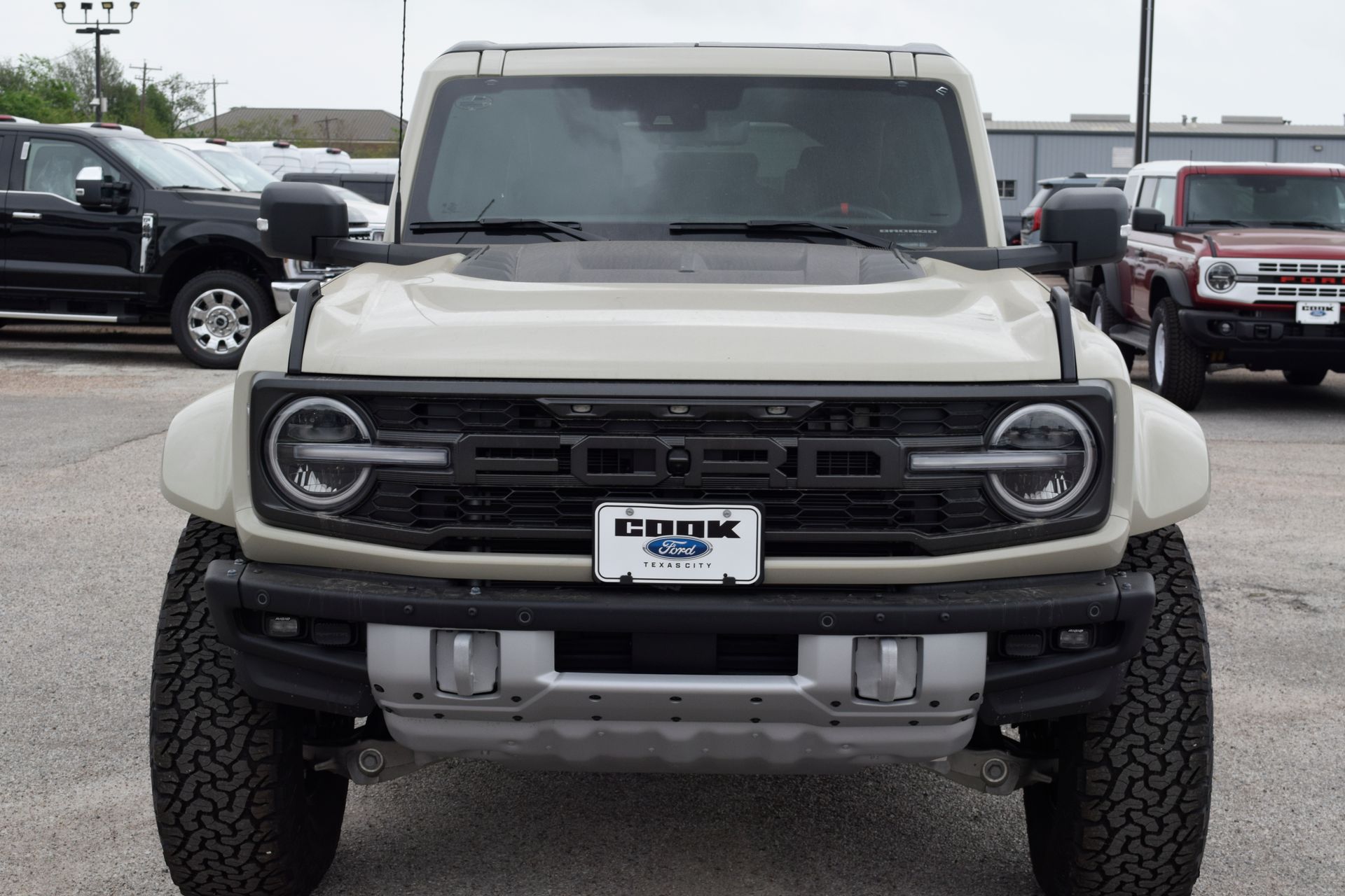 View vehicle photo 2