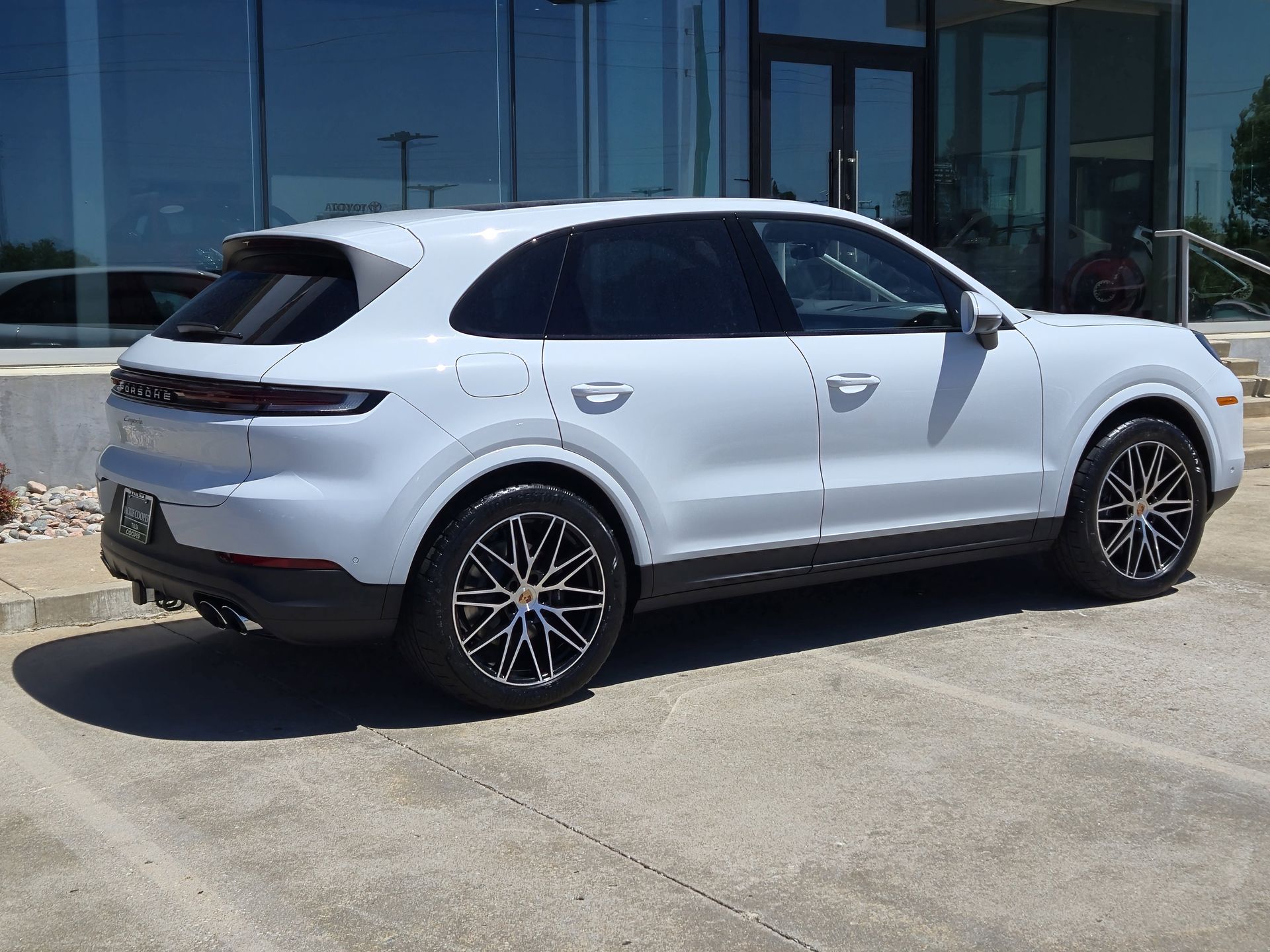 View vehicle photo 7