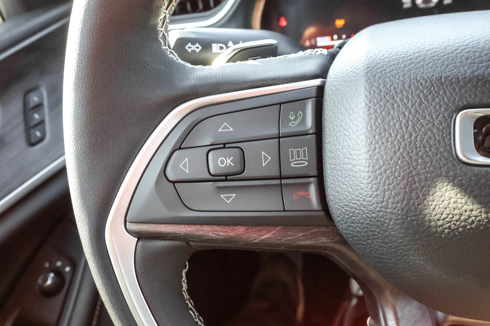 2025 JEEP GRAND CHEROKEE - Image 27