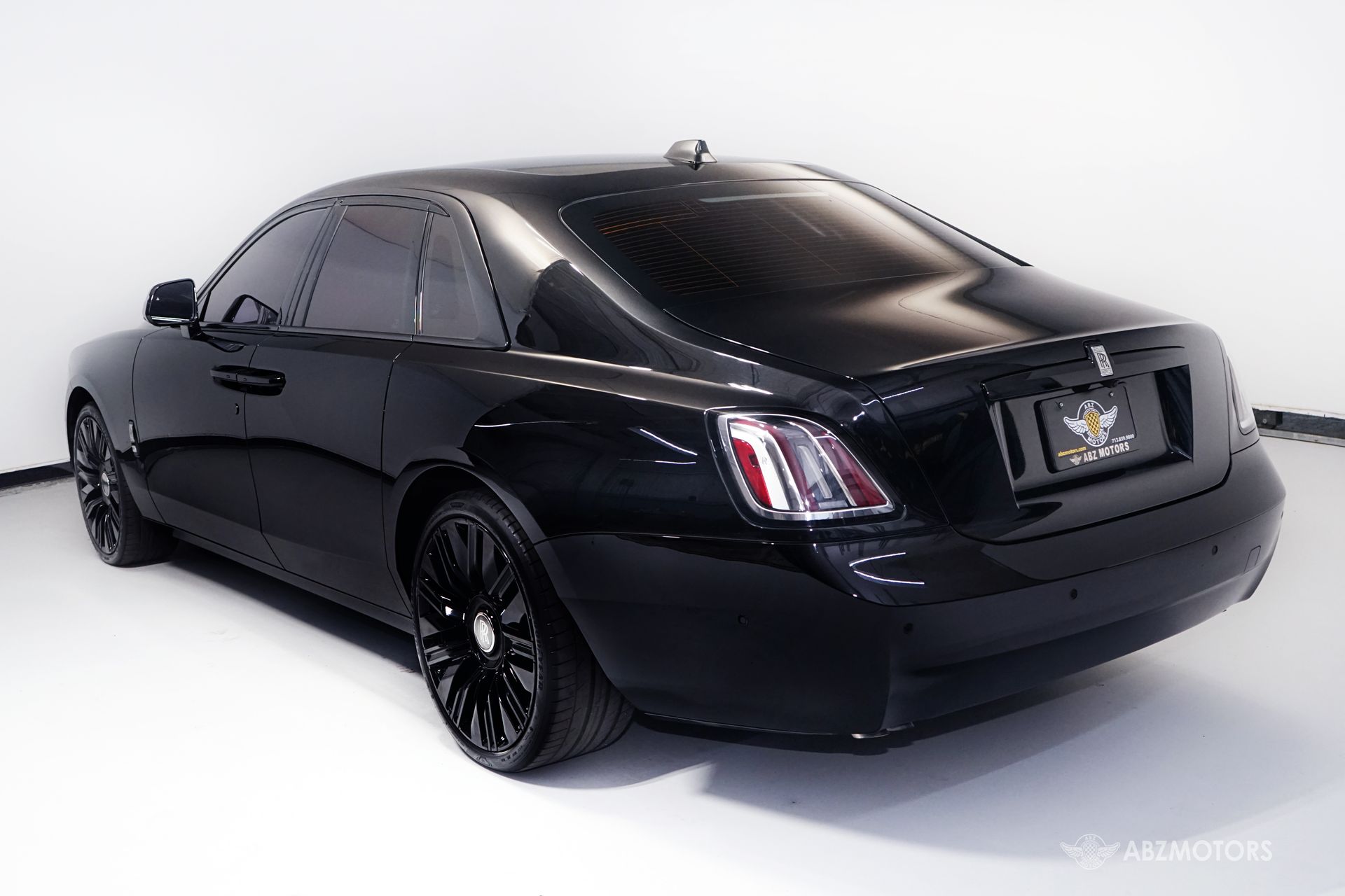 View vehicle photo 7