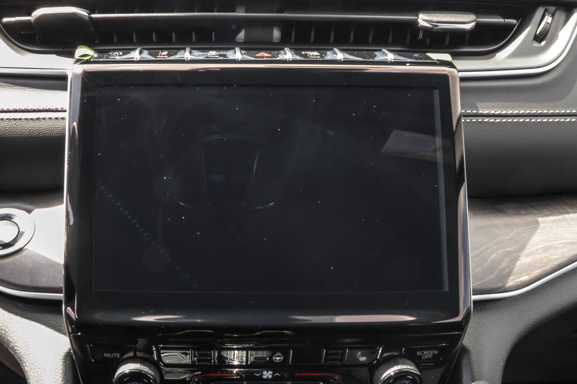 2025 JEEP GRAND CHEROKEE - Image 17