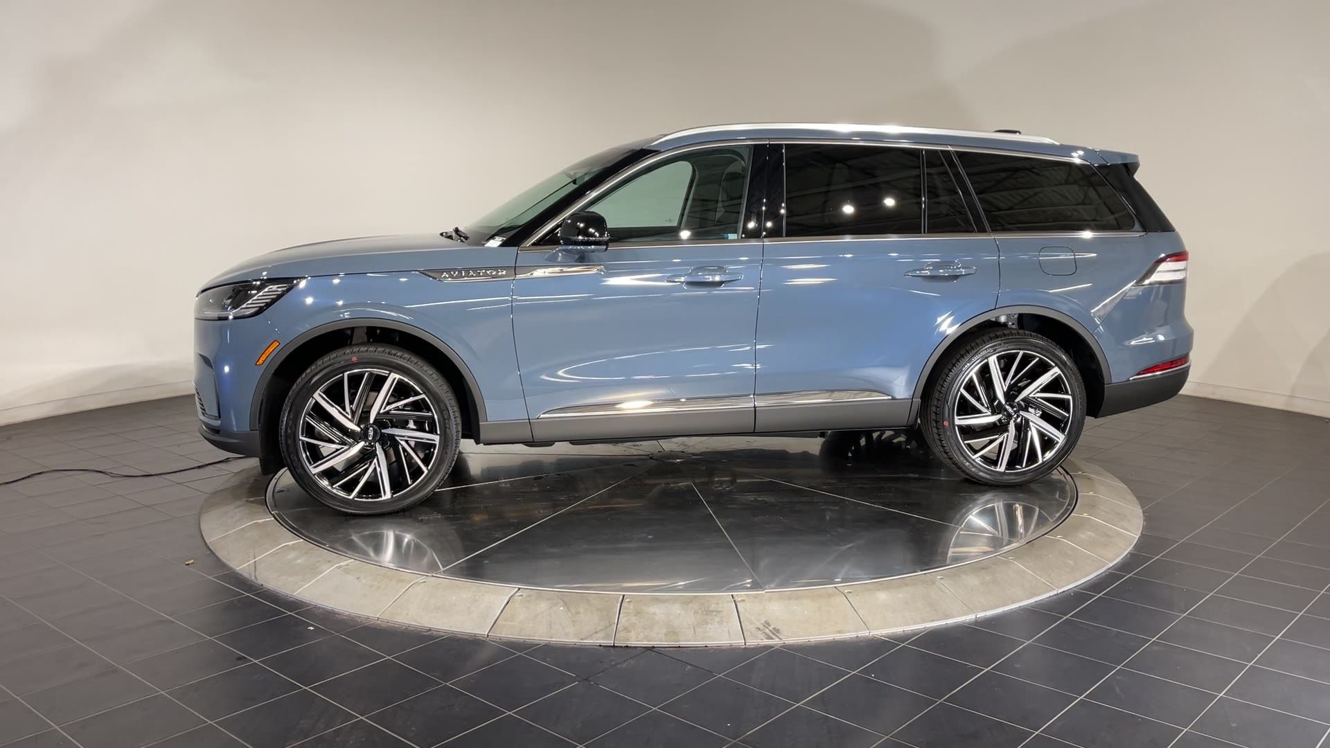 2025 Lincoln Aviator Reserve photo 9