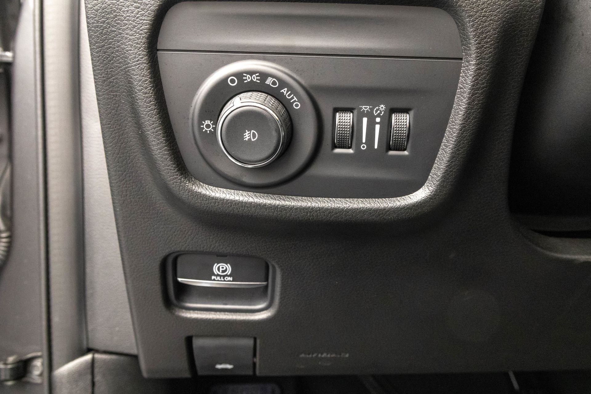 2022 JEEP GRAND CHEROKEE L - Image 18