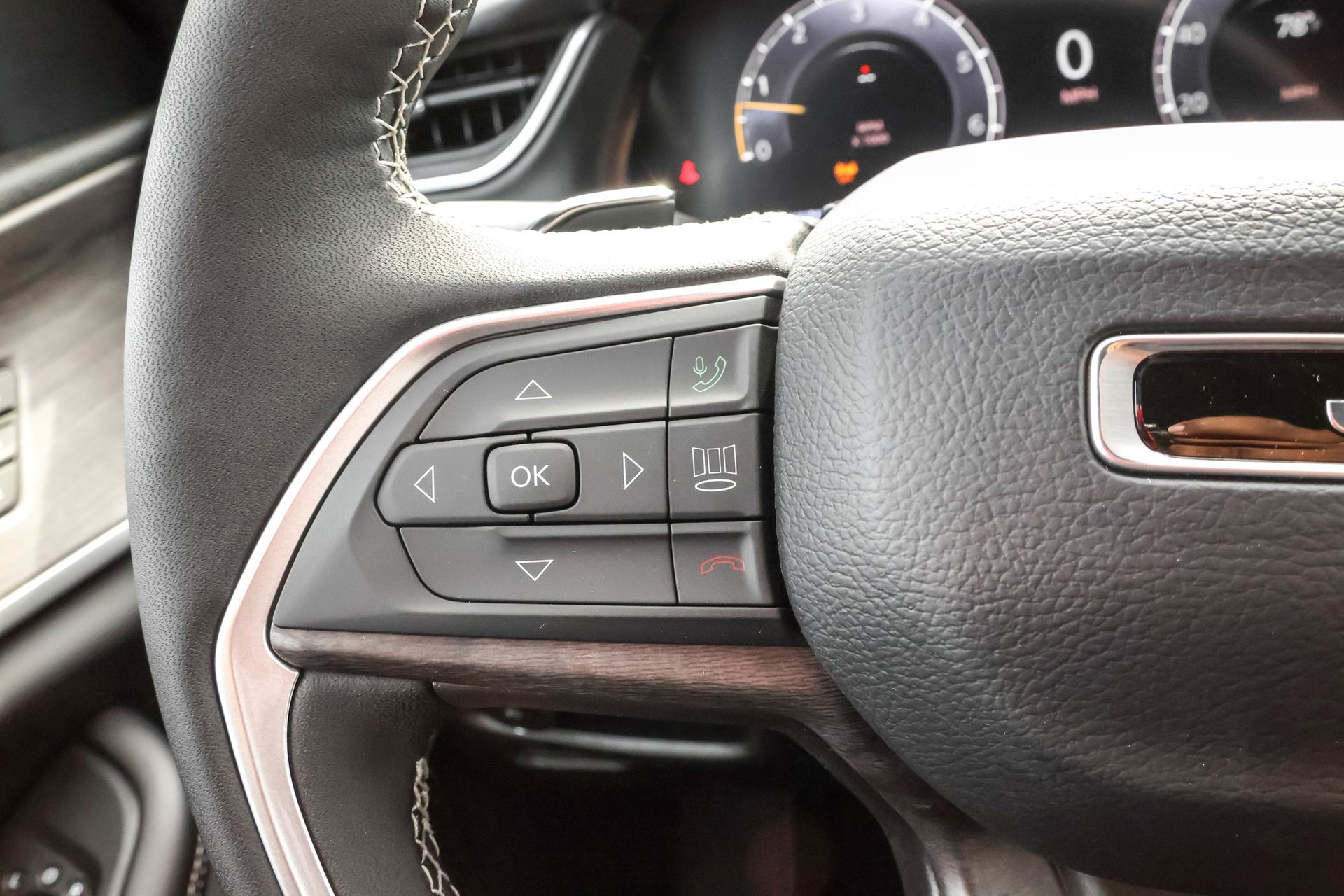 2025 JEEP GRAND CHEROKEE - Image 23