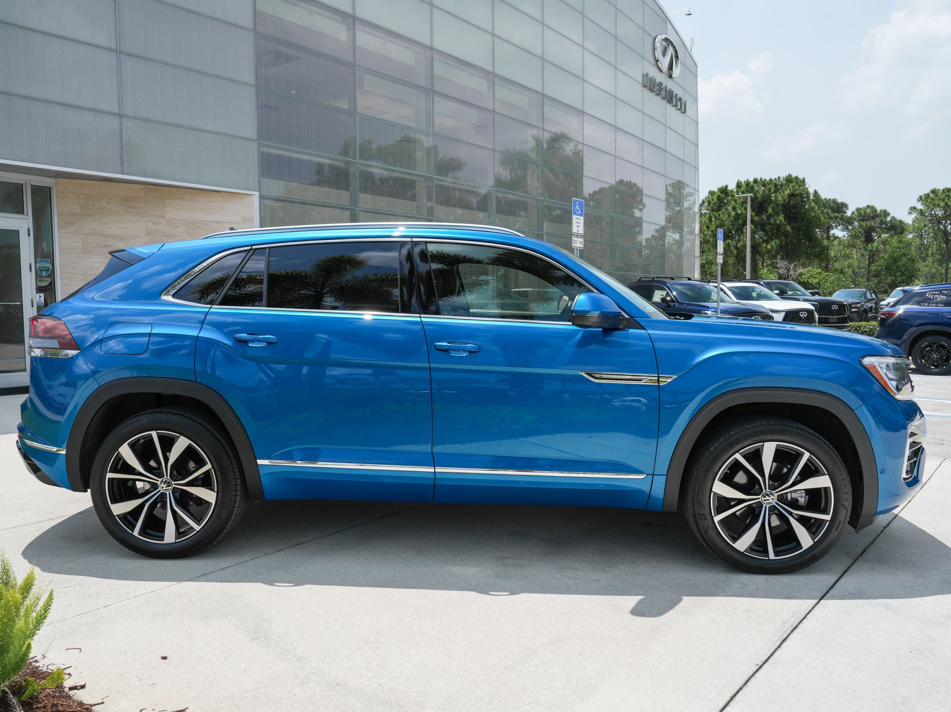 2025 Volkswagen Atlas Cross Sport SEL Premium R-LINE - Photo 29