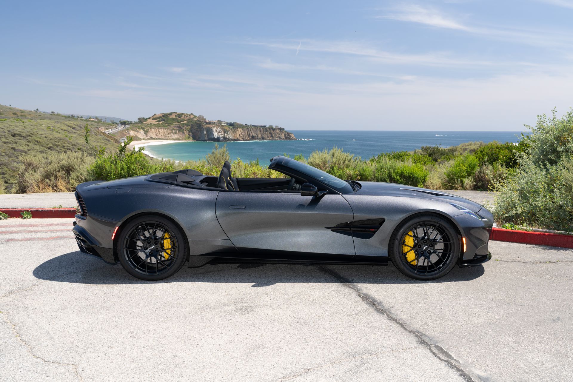 Aston Martin 2026 Vanquish Volante