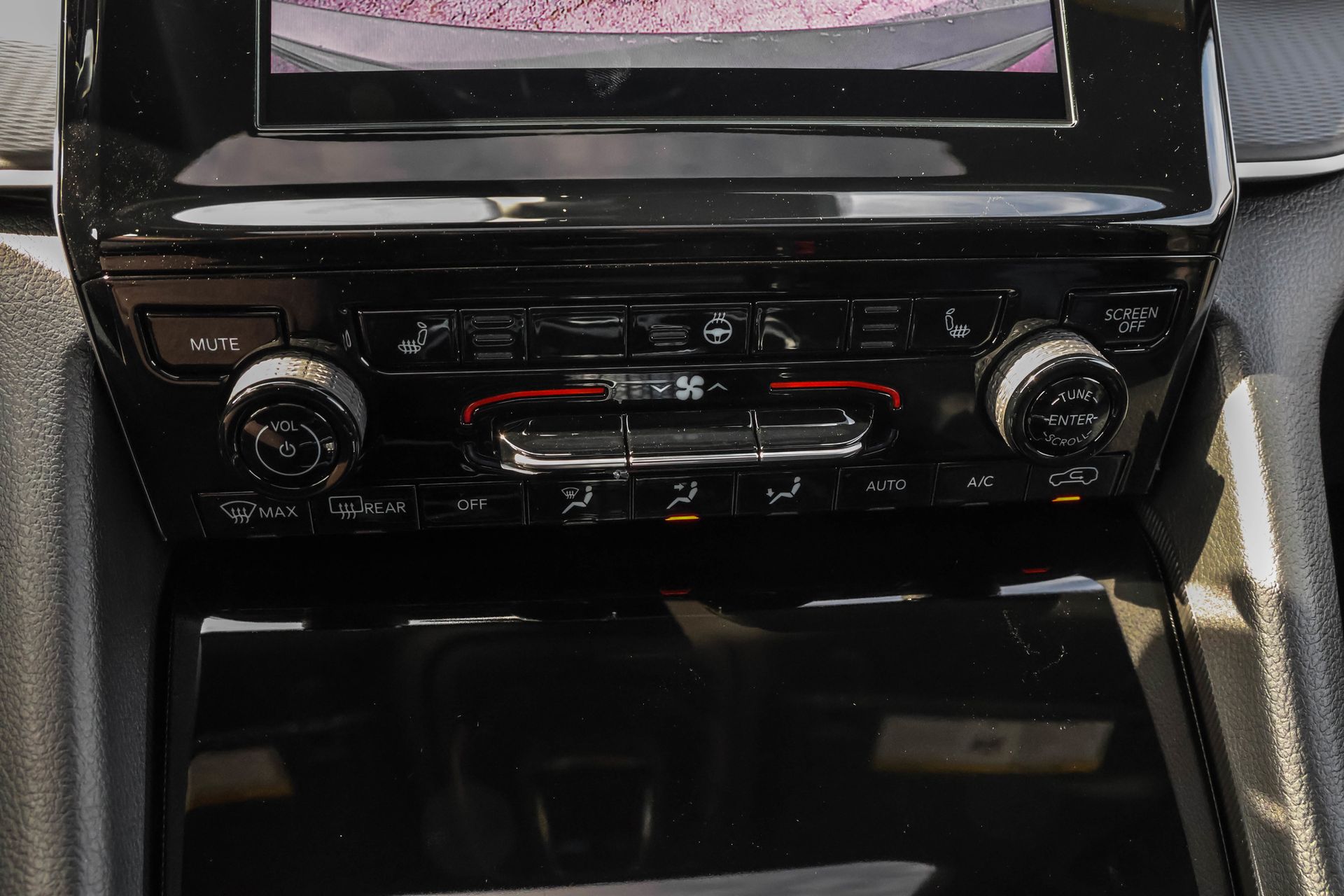 2025 JEEP GRAND CHEROKEE - Image 19