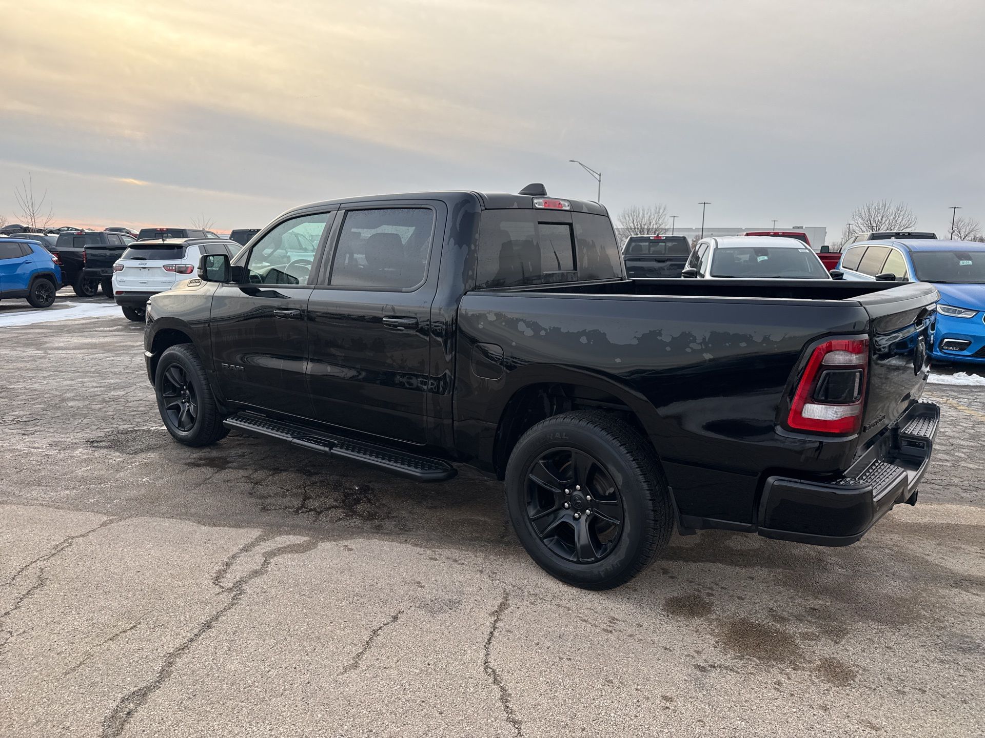 2022 RAM 1500 - Image 8