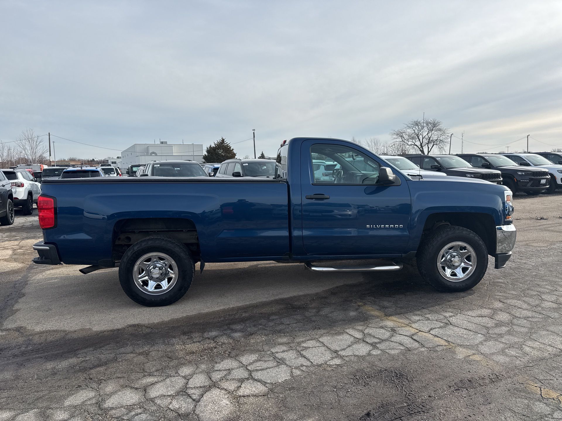 2017 CHEVROLET SILVERADO - Image 4