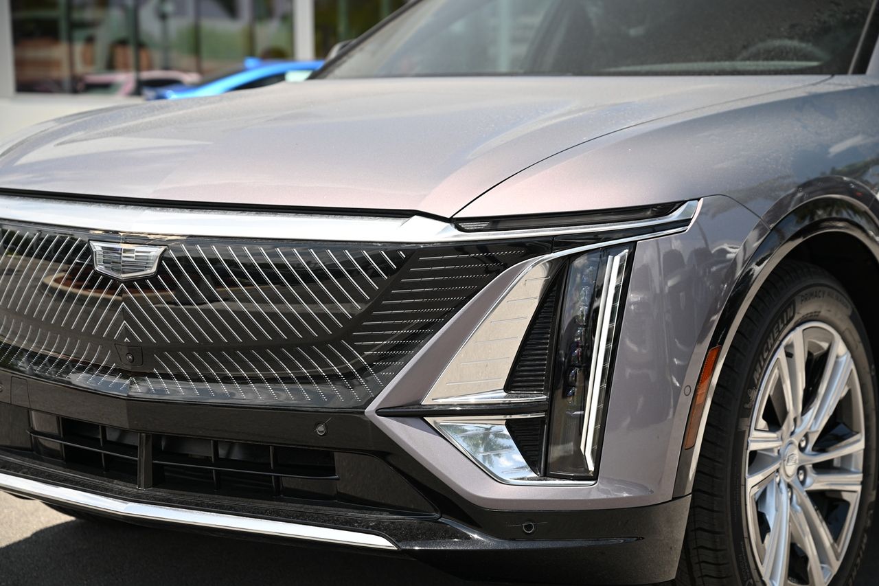 2024 Cadillac LYRIQ Tech 10