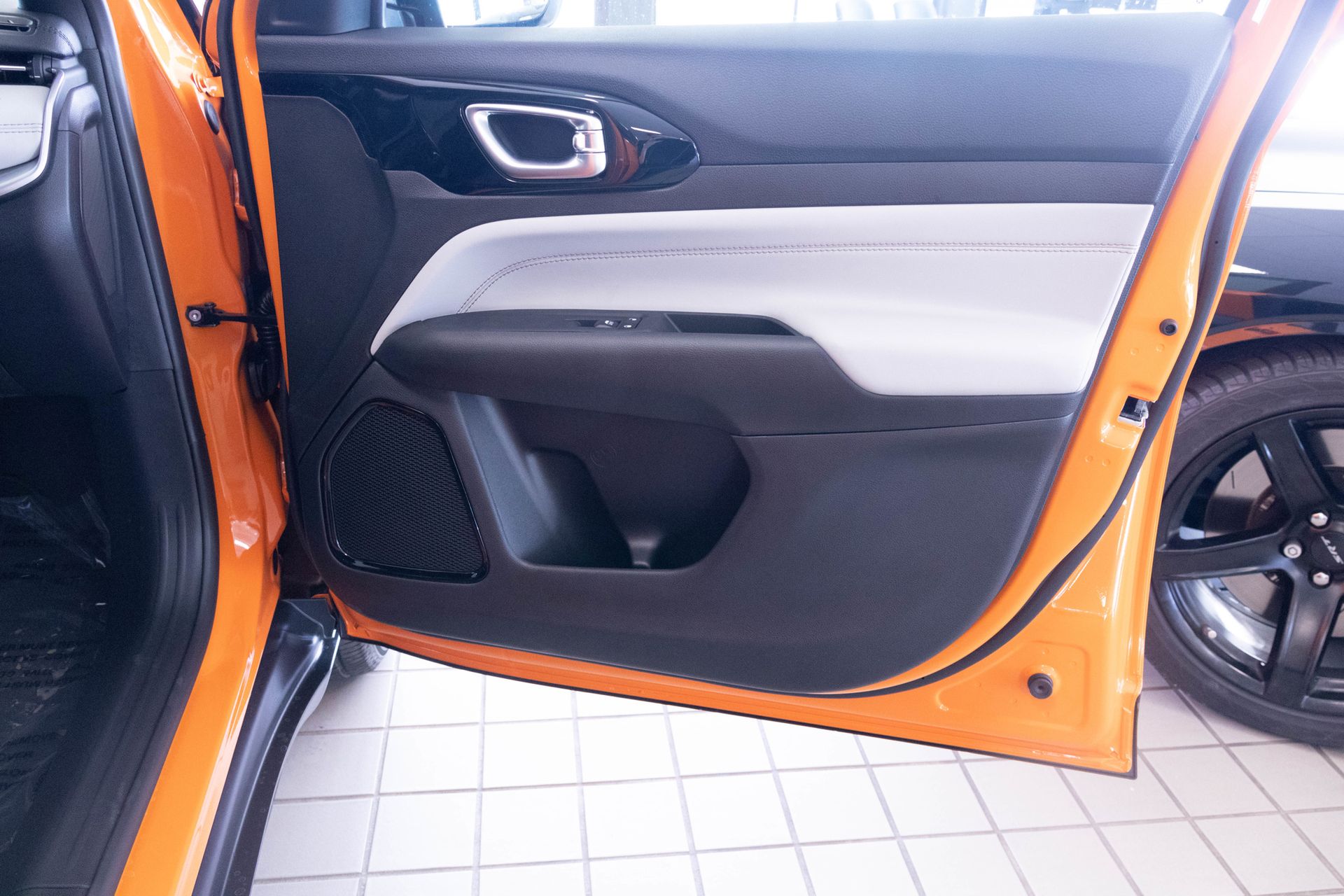 2026 JEEP COMPASS - Image 34