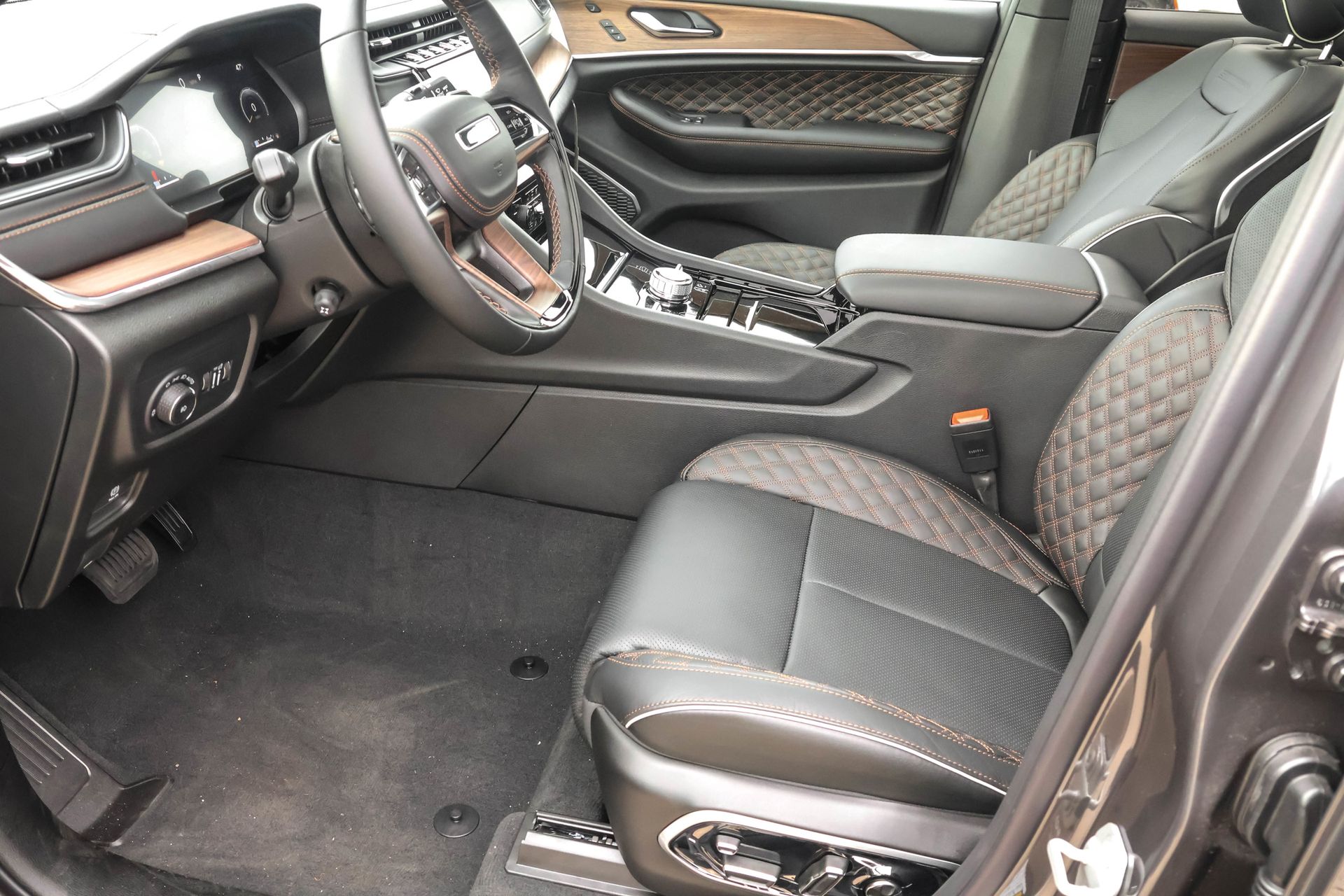 2025 JEEP GRAND CHEROKEE - Image 5