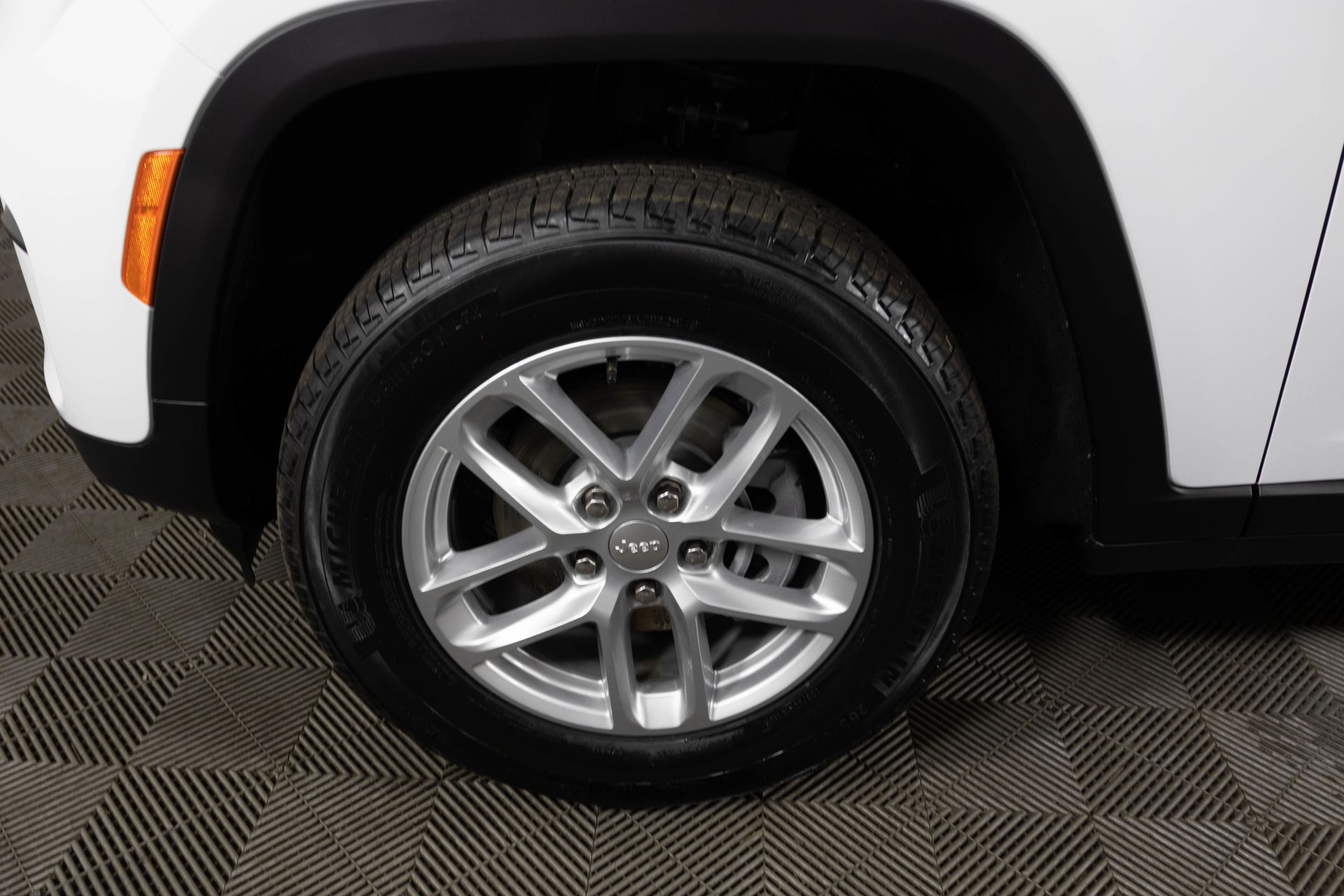 2025 JEEP GRAND CHEROKEE - Image 38