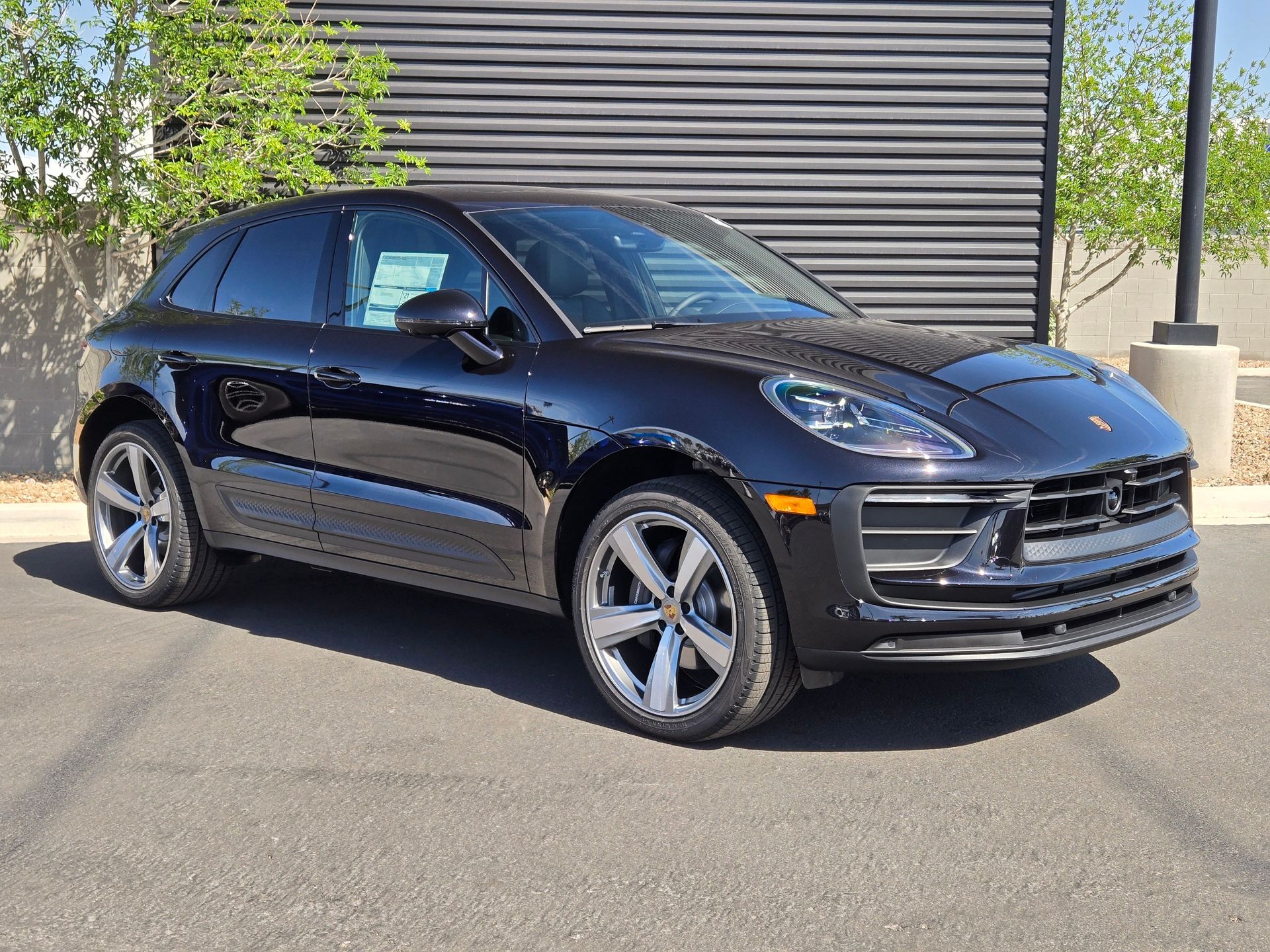 2025 Macan picture #11