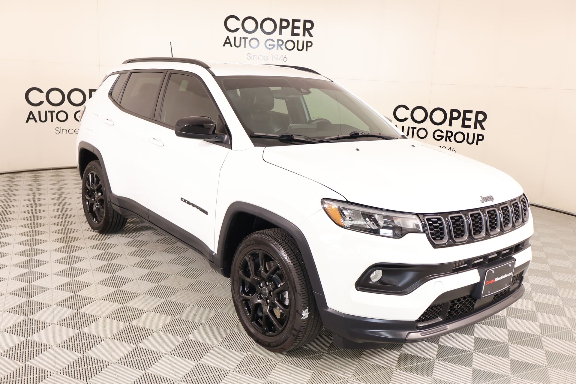 Bright White Clearcoat 2025 Jeep Compass SUV / Crossover Four-Wheel Drive 8-Speed Automatic