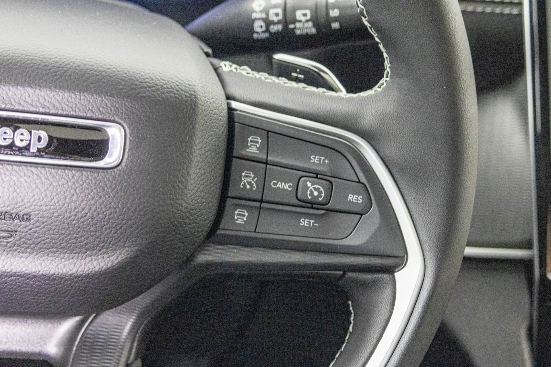 2025 JEEP GRAND CHEROKEE - Image 31