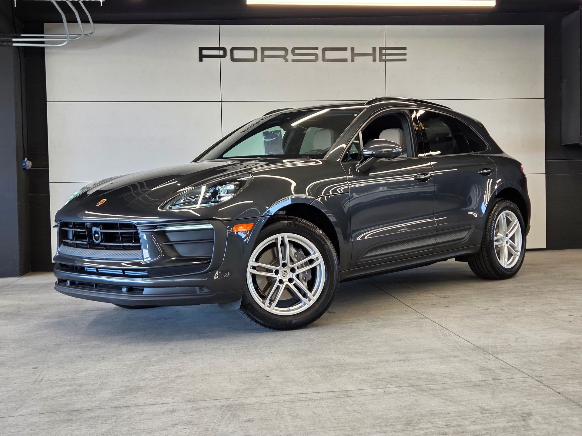 2026 Porsche Macan AWD