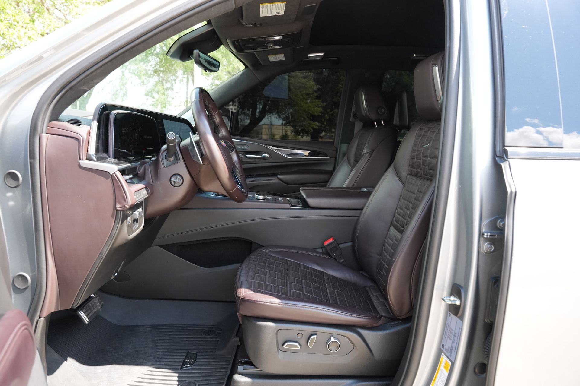 2024 Cadillac Escalade V-Series Silver at Central Houston Nissan