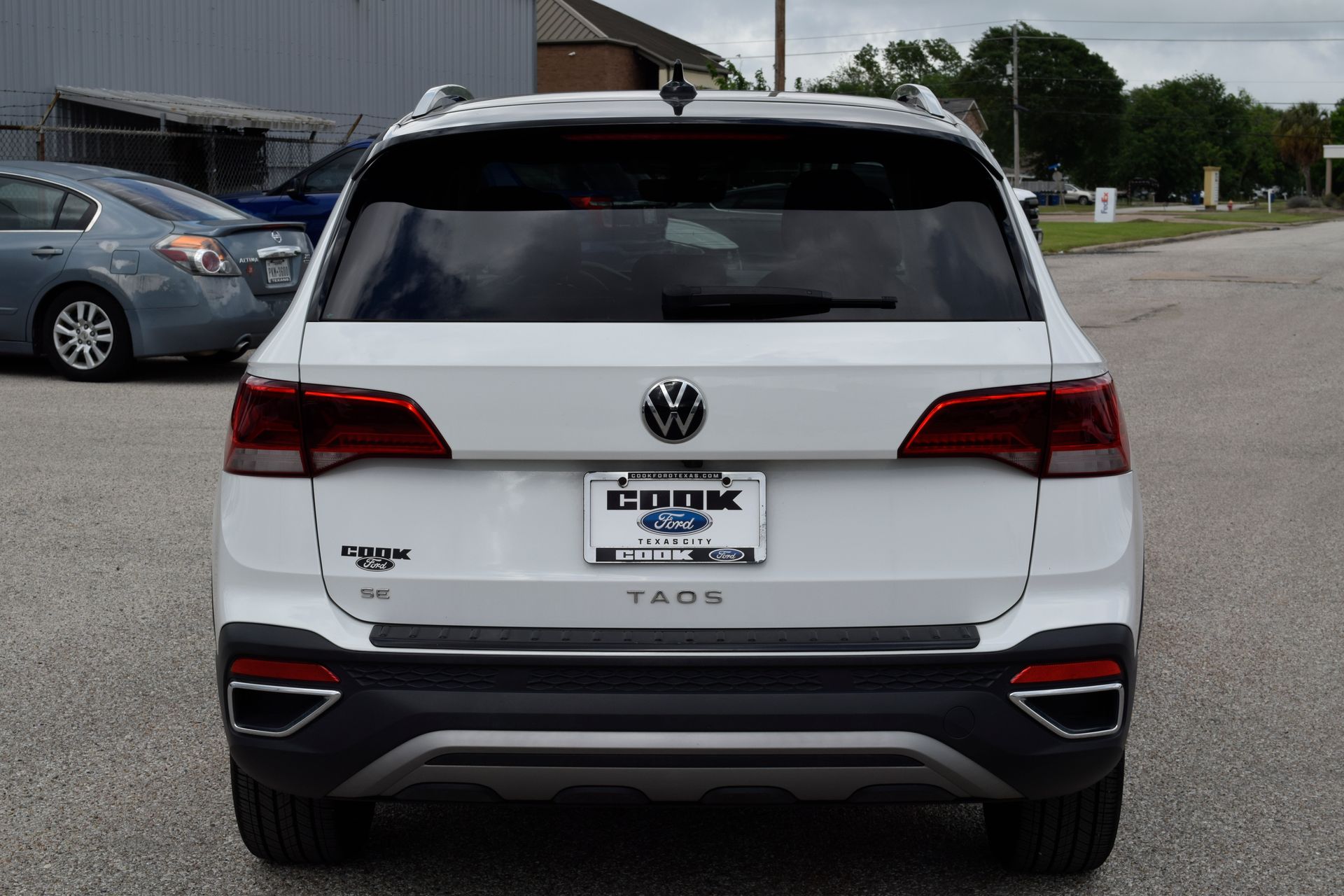 2024 Volkswagen Taos 1.5T SE White at Texan Dodge Chrysler Jeep Ram