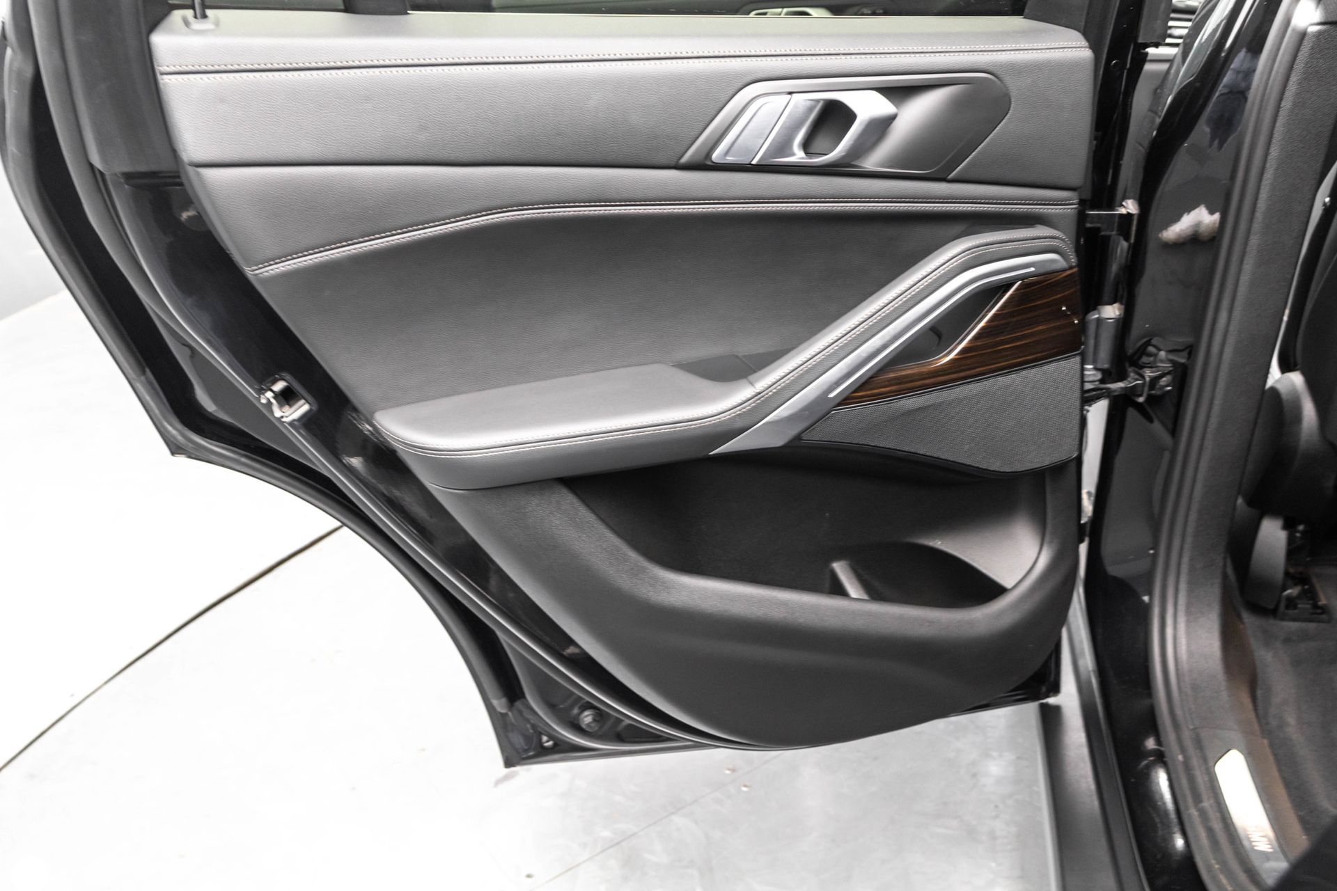 2020 BMW X6 - Image 32