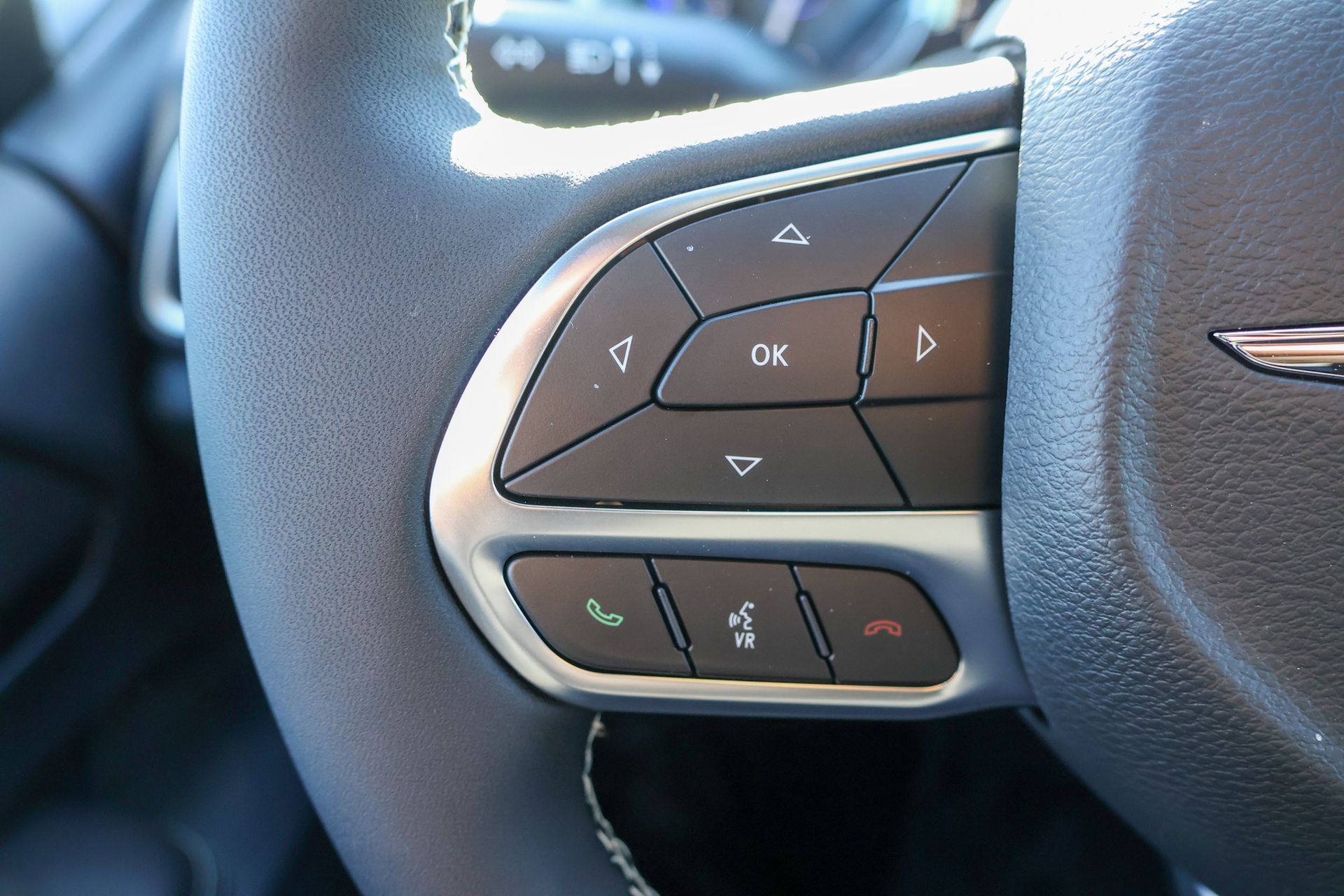 2026 CHRYSLER VOYAGER - Image 26