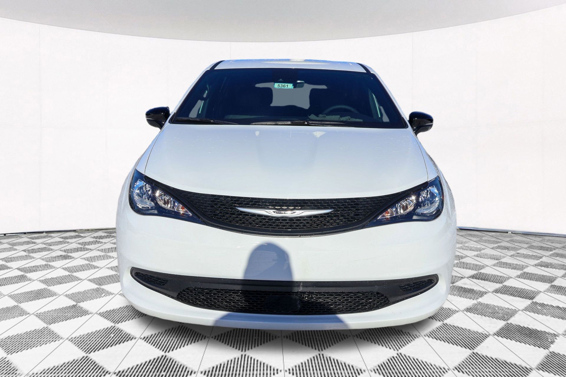 2026 CHRYSLER VOYAGER - Image 9