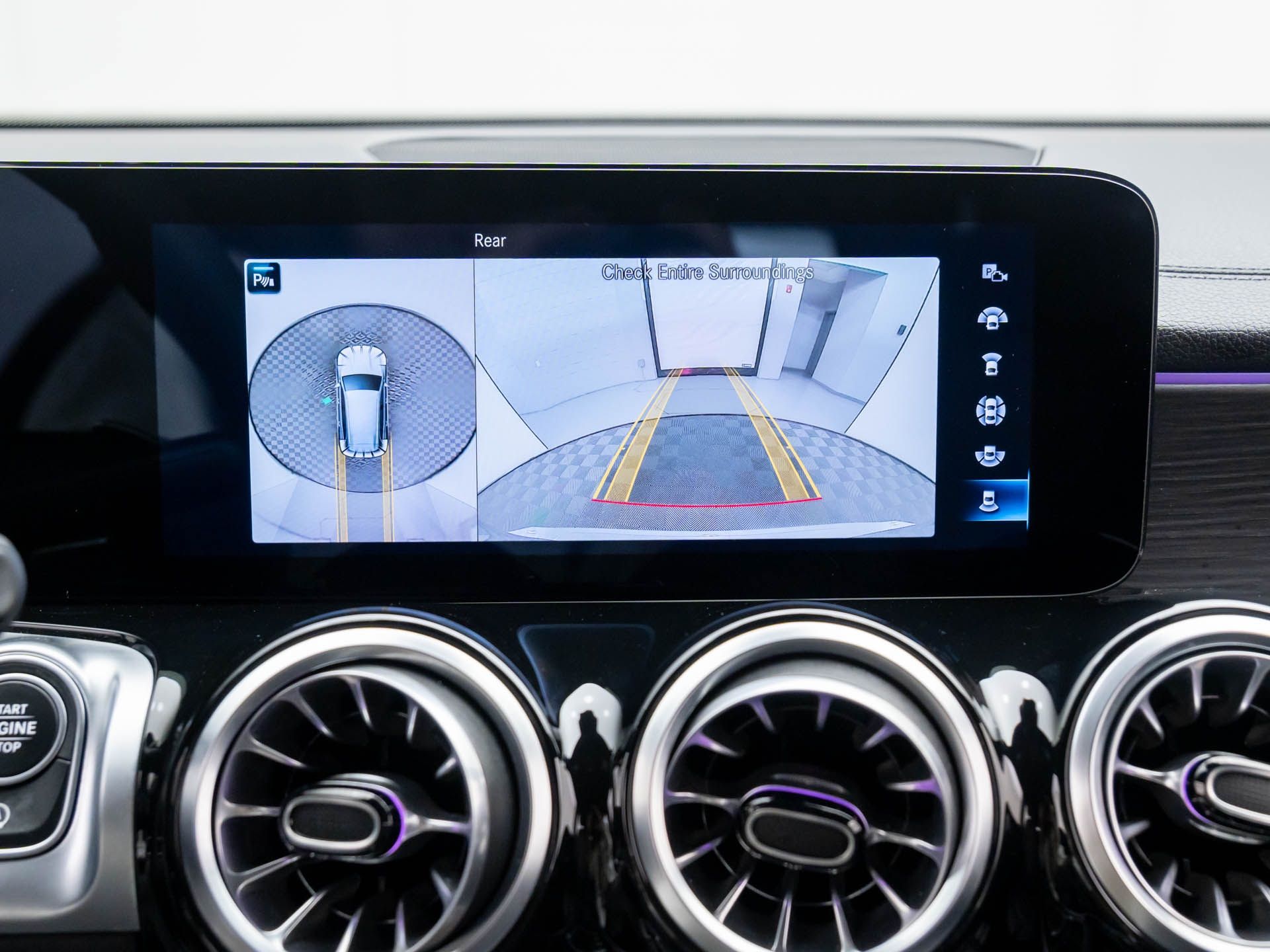 2022 Mercedes-Benz GLB GLB 35 AMG photo