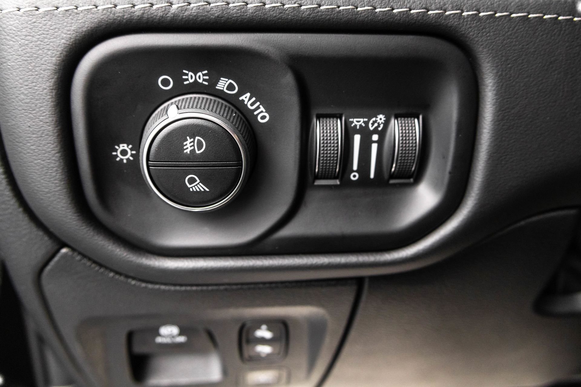 2025 RAM 1500 - Image 18