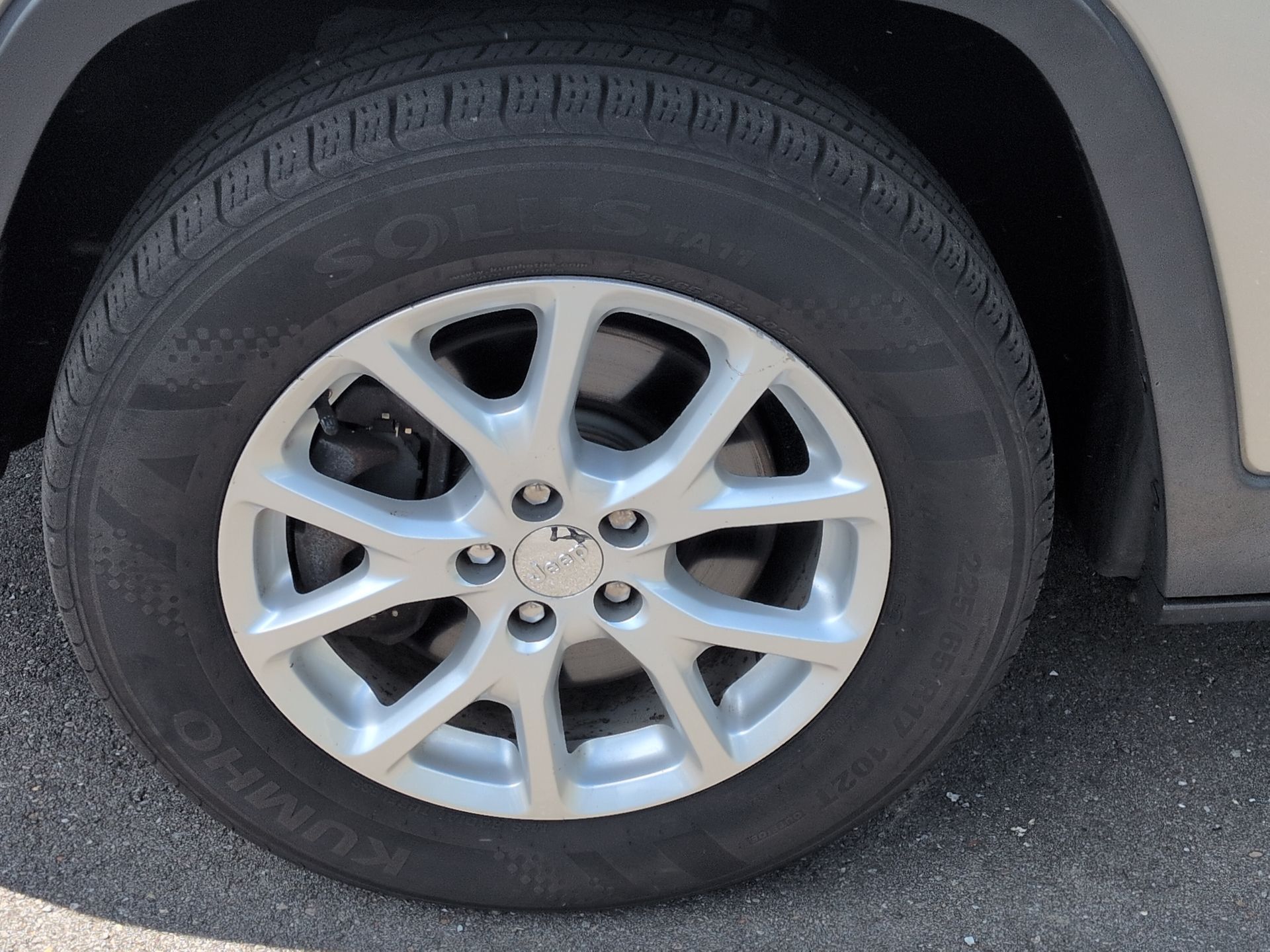 used 2016 Jeep Cherokee car, priced at $9,270