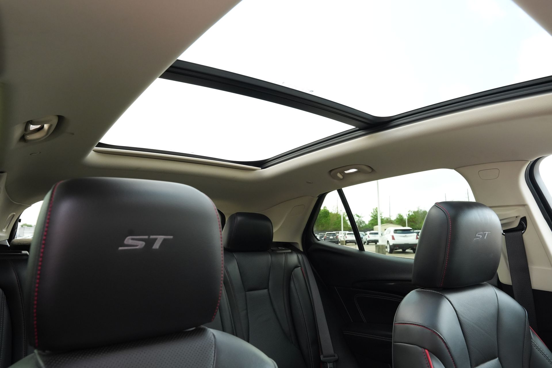 2023 Buick Envision Essence Gray at Toyota of Victoria