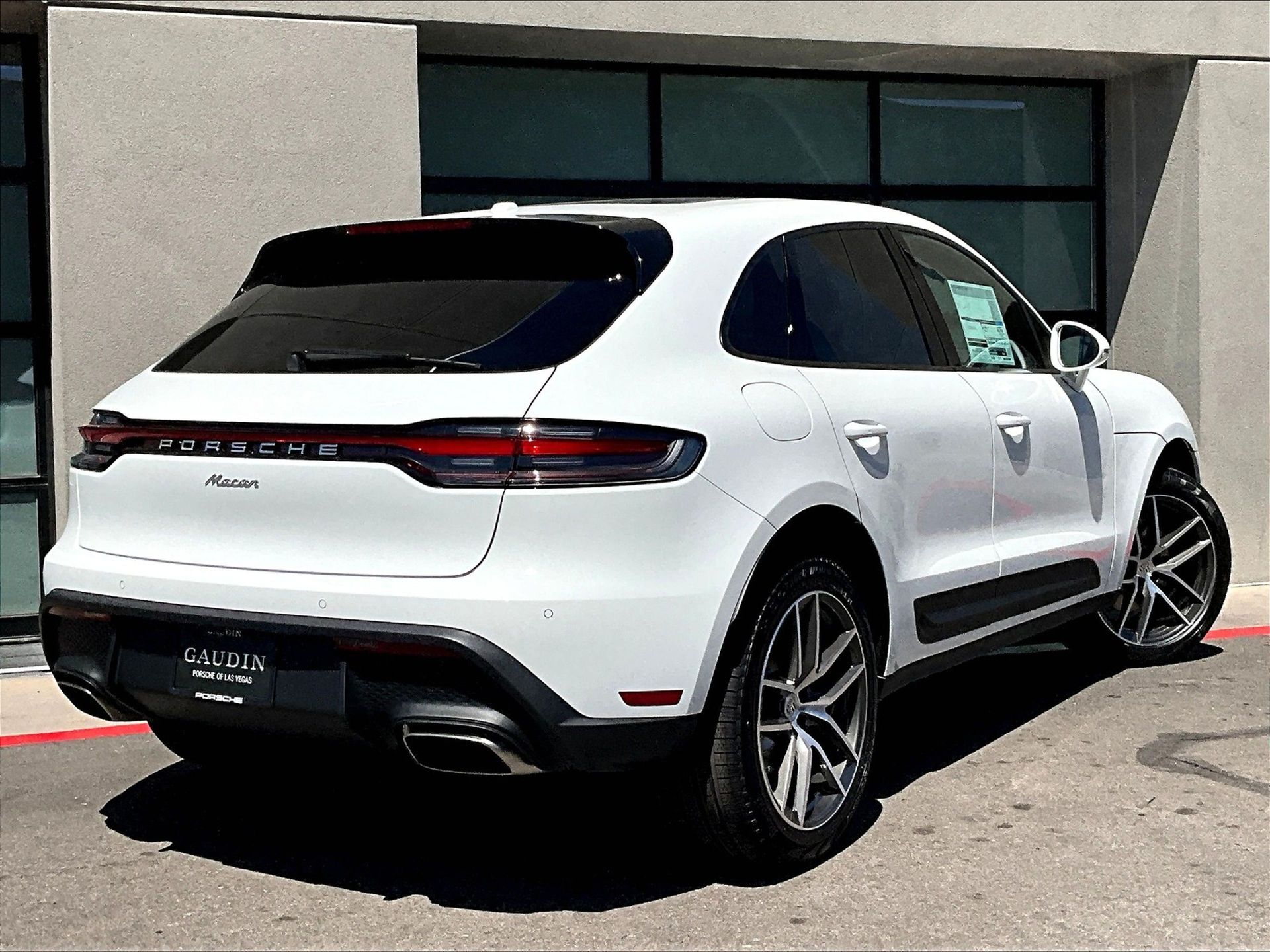 2025 Macan picture #6