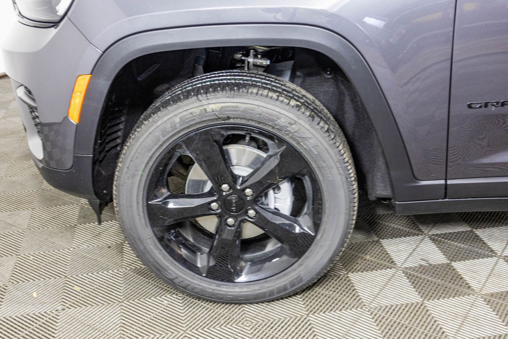 2025 JEEP GRAND CHEROKEE - Image 39