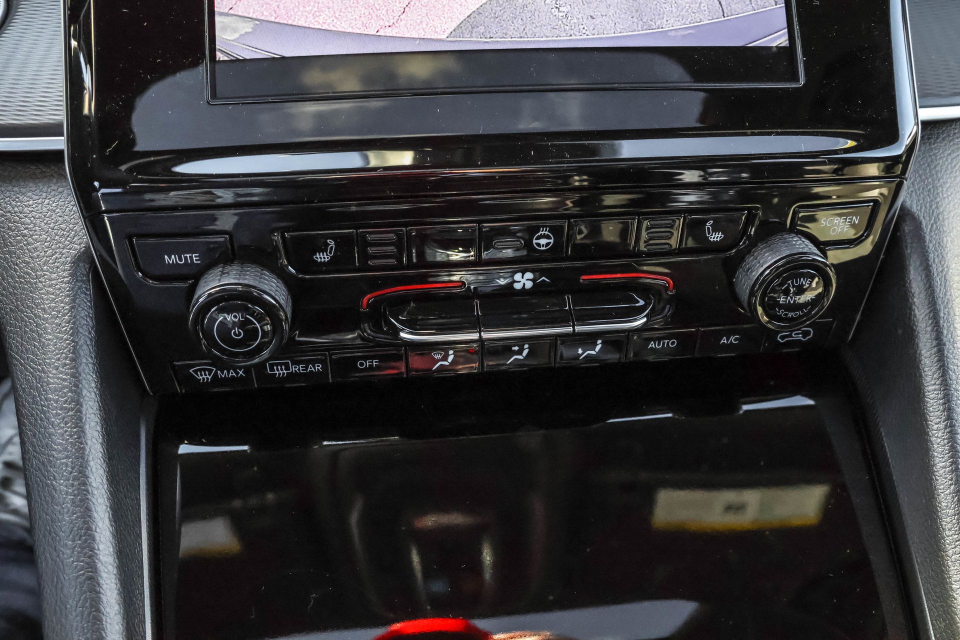 2025 JEEP GRAND CHEROKEE - Image 19