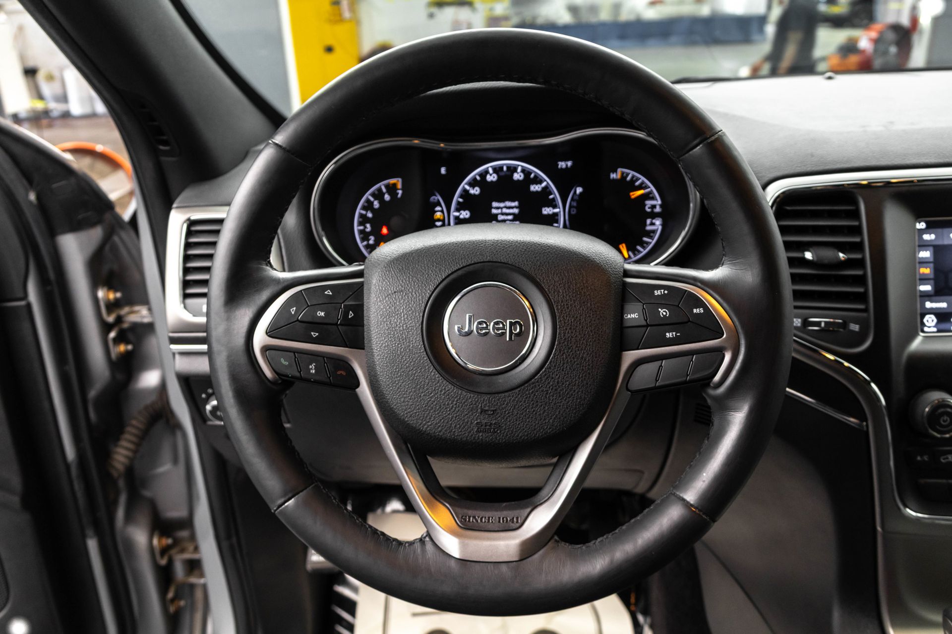 2018 JEEP GRAND CHEROKEE - Image 24