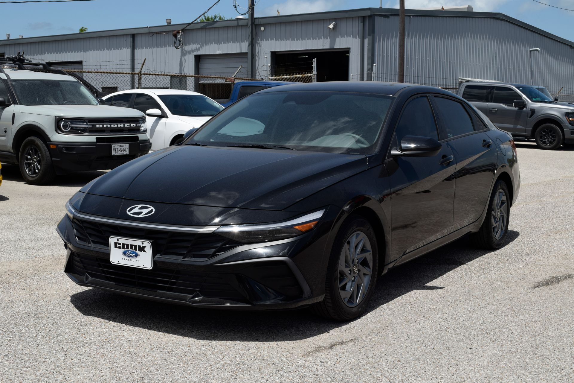 2024 Hyundai Elantra SEL Black at Community Honda