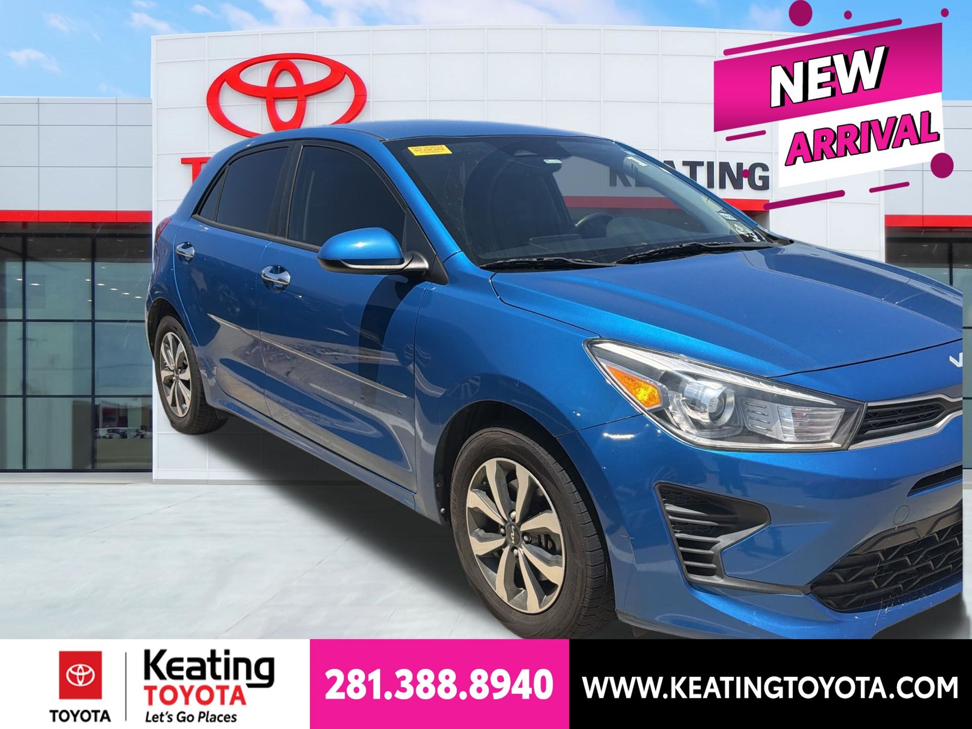 Sporty Blue 2022 Kia Rio5 Wagon Front-Wheel Drive Continuously Variable Transmission